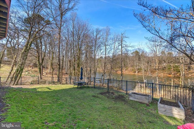 806 N SHORE DR, Glen Burnie, MD 21060