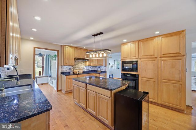 806 N SHORE DR, Glen Burnie, MD 21060