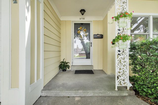 4758 N Ardmore AVENUE, Whitefish Bay, WI 53211