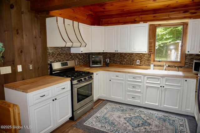 469 Military Road, Edinburg, NY 12134
