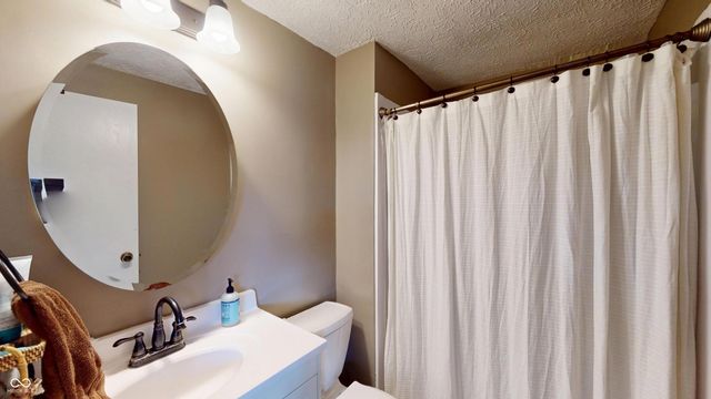 1685 Michele Lane, Greenwood, IN 46142