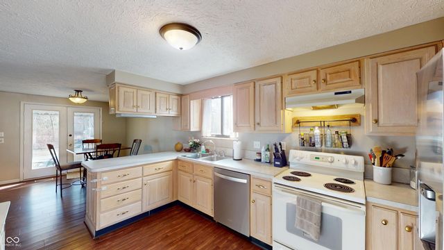 1685 Michele Lane, Greenwood, IN 46142