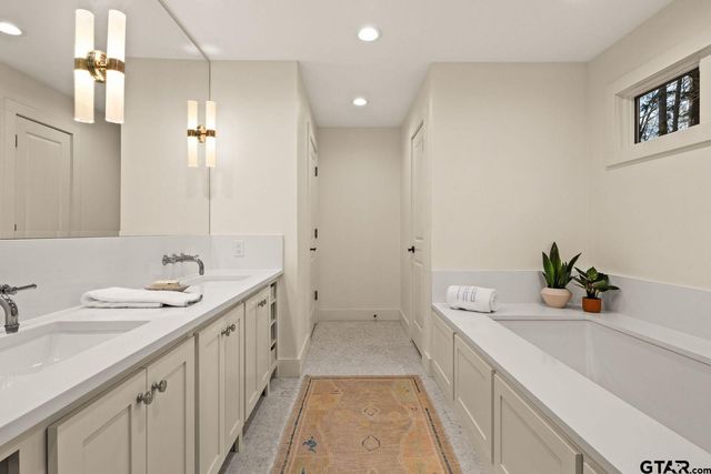 608 E Eagle Point Drive, Mt Vernon, TX 75457