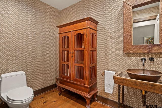 608 E Eagle Point Drive, Mt Vernon, TX 75457