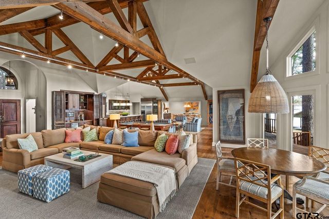 608 E Eagle Point Drive, Mt Vernon, TX 75457