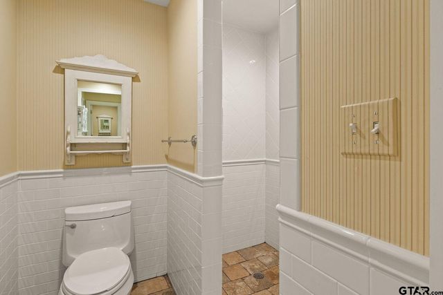 608 E Eagle Point Drive, Mt Vernon, TX 75457