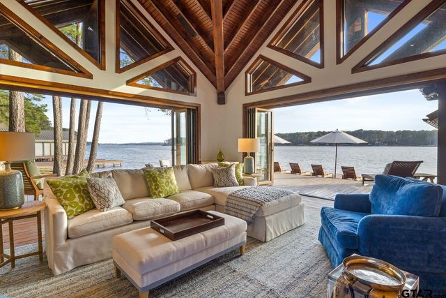 608 E Eagle Point Drive, Mt Vernon, TX 75457