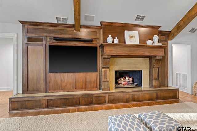 608 E Eagle Point Drive, Mt Vernon, TX 75457