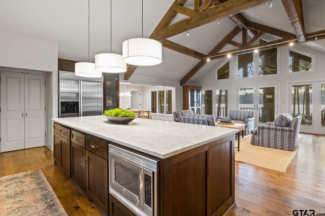 608 E Eagle Point Drive, Mt Vernon, TX 75457