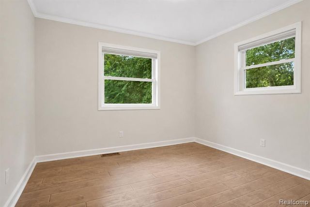 6970 Biscayne Avenue, White Lake, MI 48383