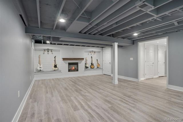 6970 Biscayne Avenue, White Lake, MI 48383
