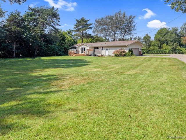 6970 Biscayne Avenue, White Lake, MI 48383