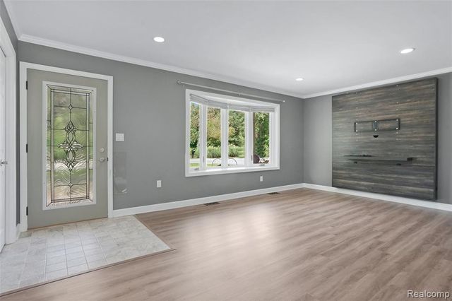 6970 Biscayne Avenue, White Lake, MI 48383