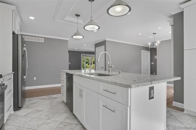 6970 Biscayne Avenue, White Lake, MI 48383
