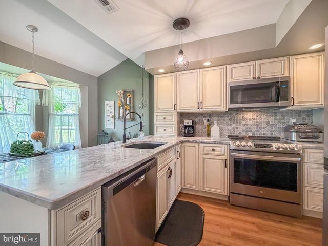 138 MULBERRY DR, Holland, PA 18966