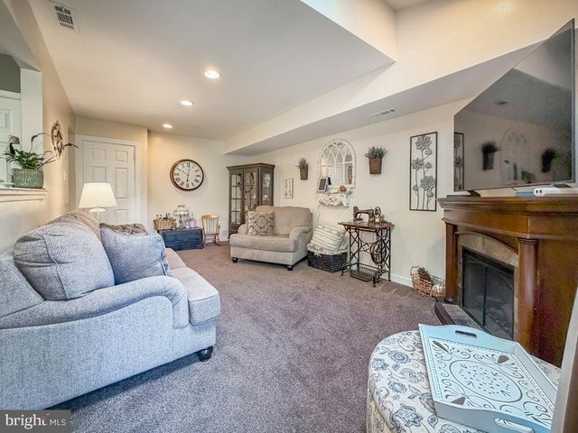 138 MULBERRY DR, Holland, PA 18966