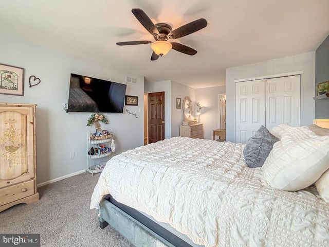 138 MULBERRY DR, Holland, PA 18966