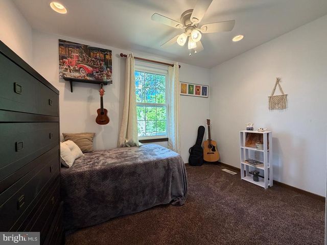 138 MULBERRY DR, Holland, PA 18966