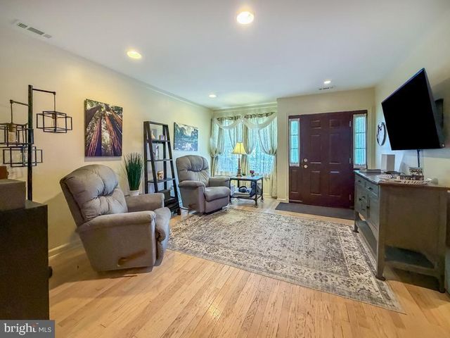 138 MULBERRY DR, Holland, PA 18966