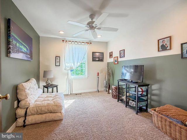 138 MULBERRY DR, Holland, PA 18966