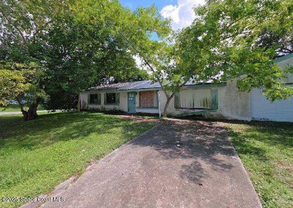 1712 Apache Street NE, Palm Bay, FL 32907