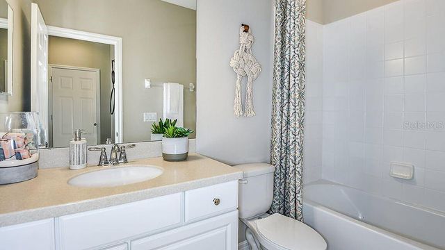 1074 AMBER LEAF TRAIL, Wesley Chapel, FL 33544