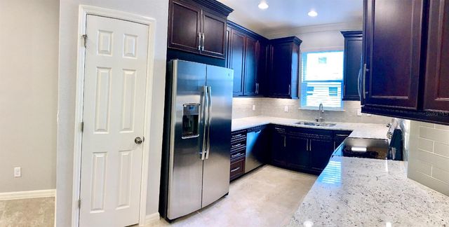 1074 AMBER LEAF TRAIL, Wesley Chapel, FL 33544