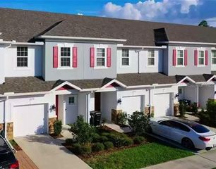 1074 AMBER LEAF TRAIL, Wesley Chapel, FL 33544