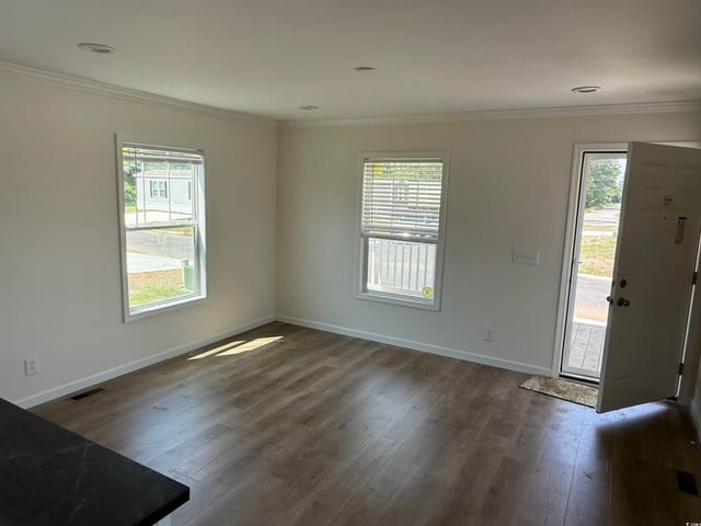 512 King Air Ct, Myrtle Beach, SC 29577