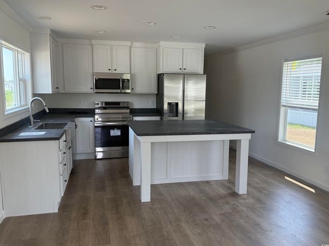 512 King Air Ct, Myrtle Beach, SC 29577