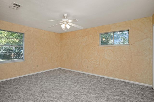 301 Cunningham Drive, Lufkin, TX 75901