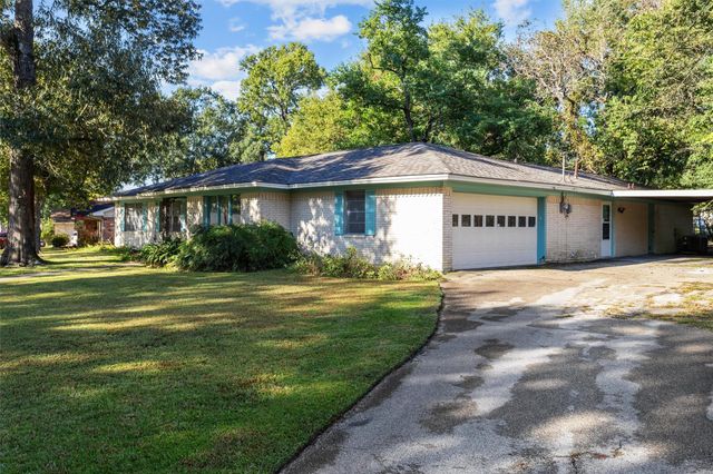 301 Cunningham Drive, Lufkin, TX 75901