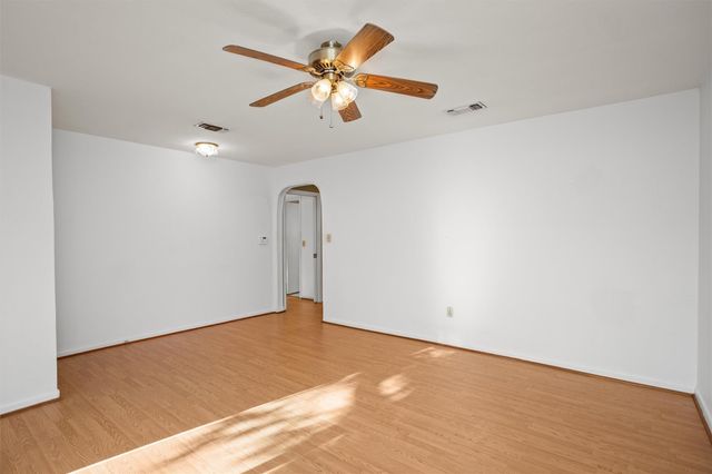 301 Cunningham Drive, Lufkin, TX 75901