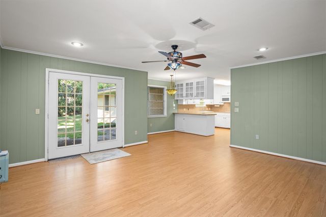 301 Cunningham Drive, Lufkin, TX 75901