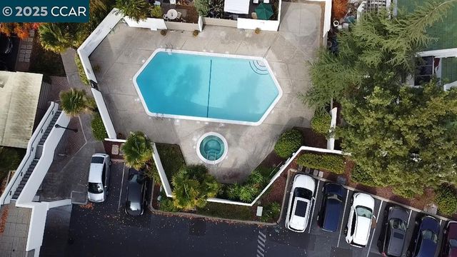 91 Gregory Ln #11, Pleasant Hill, CA 94523