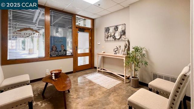 91 Gregory Ln #11, Pleasant Hill, CA 94523