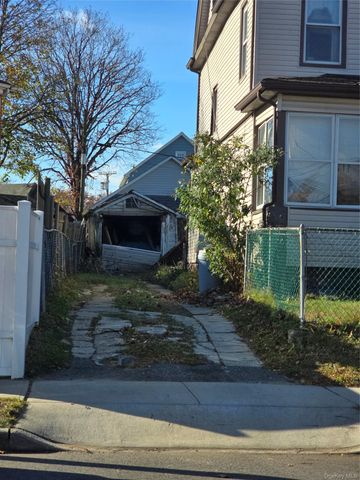 13760 Bedell Street, Springfield Gardens, NY 11413