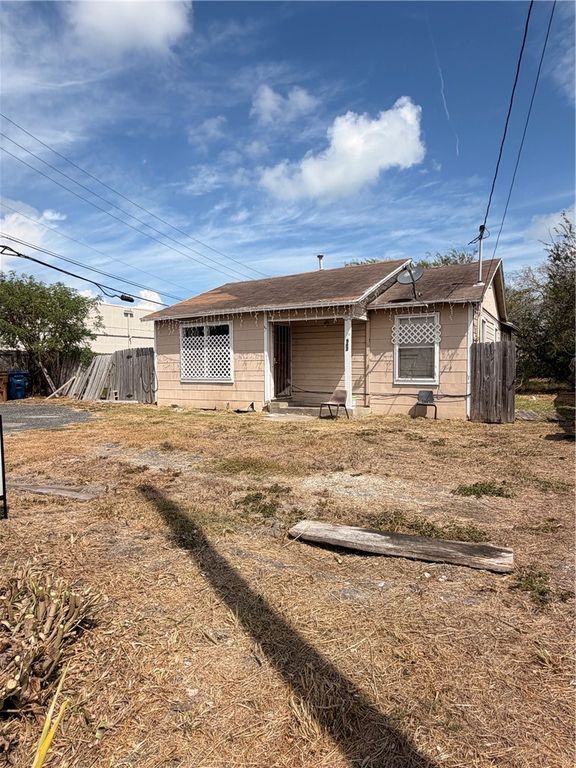 5502 Williams Dr, Corpus Christi, TX 78411 — photo 2