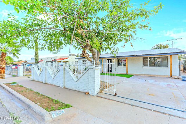 7534 TAXCO Drive, El Paso, TX 79915