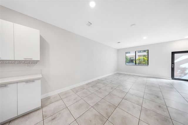 4856 NW 83rd Pkwy, Doral, FL 33166