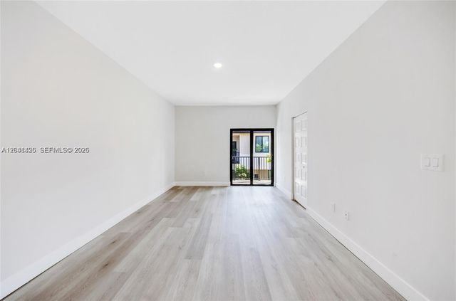 4856 NW 83rd Pkwy, Doral, FL 33166