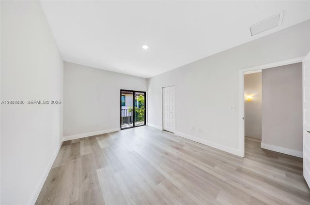 4856 NW 83rd Pkwy, Doral, FL 33166