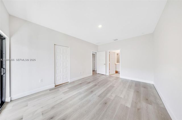 4856 NW 83rd Pkwy, Doral, FL 33166