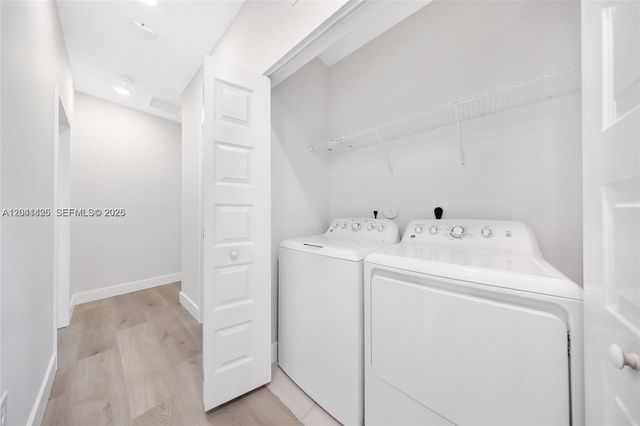 4856 NW 83rd Pkwy, Doral, FL 33166