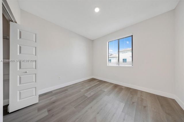 4856 NW 83rd Pkwy, Doral, FL 33166