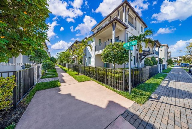 4856 NW 83rd Pkwy, Doral, FL 33166