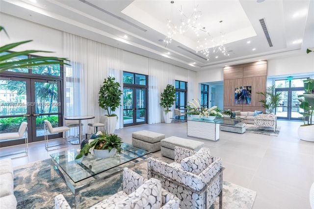 4856 NW 83rd Pkwy, Doral, FL 33166
