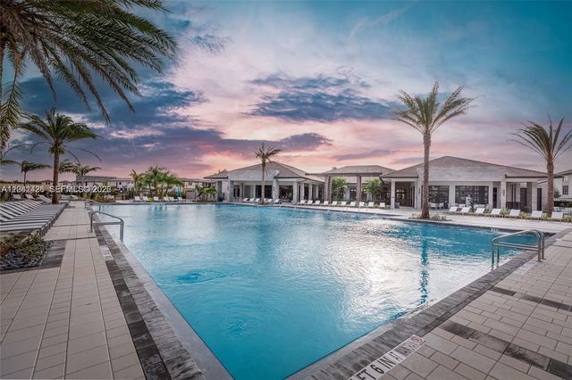 4856 NW 83rd Pkwy, Doral, FL 33166