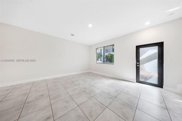 4856 NW 83rd Pkwy, Doral, FL 33166