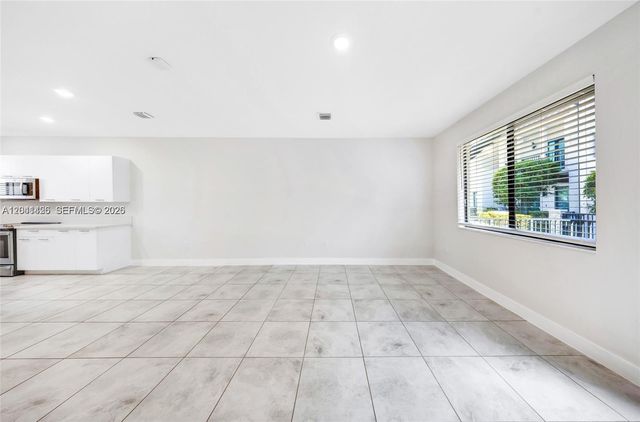 4856 NW 83rd Pkwy, Doral, FL 33166